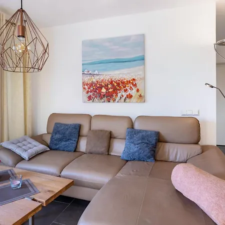 Martin Lafar Apartment